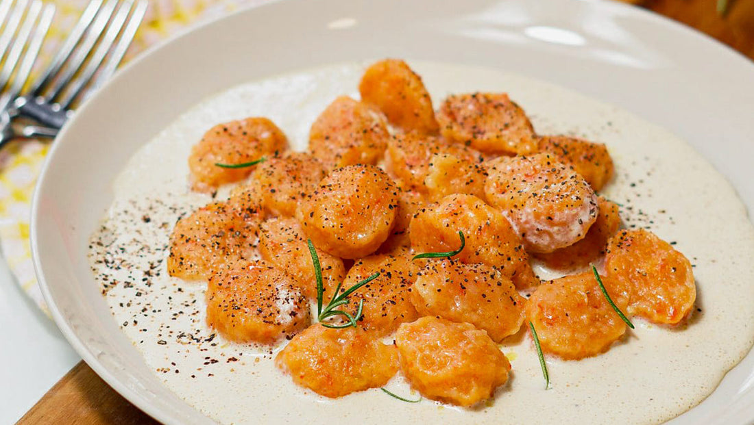 Gnocchi di peperone alla crema di cipollotto e rosmarino