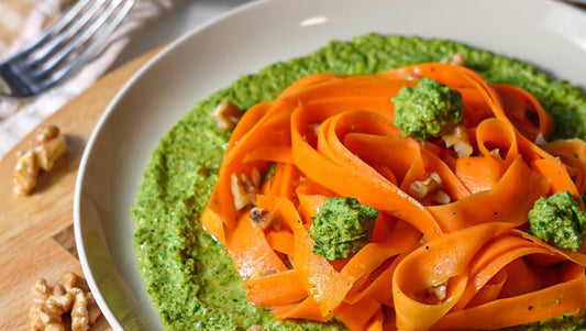 Pappardelle di carote con pesto di prezzemolo e noci