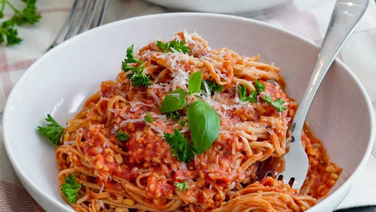 SPAGHETTI DI SOIA GIALLA SLENDIER ALLA BOLOGNESE con ragù di tempeh – gluten free