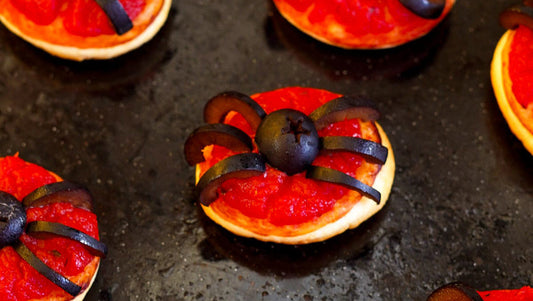 Sfogliette al pomodoro con ragnetti di olive